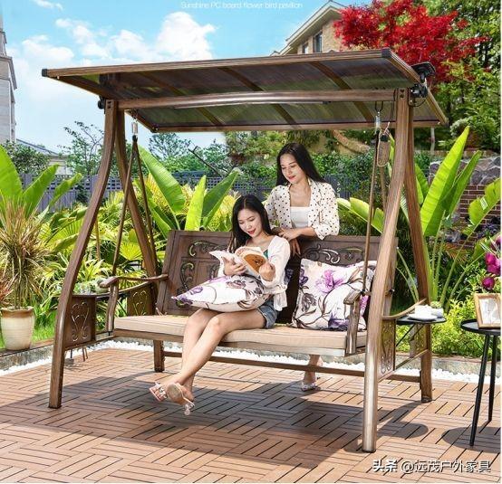 庭院秋千放什么位置合适，秋千休闲时光，这样的生活你向往吗